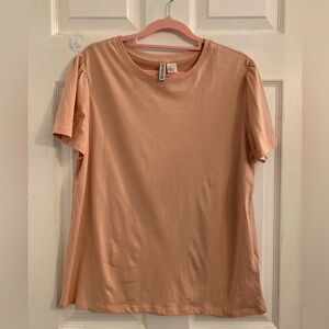 H&M Divided Women’s light peach colored Tshirt. Size medium $8